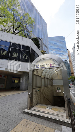 大阪地鐵谷町線東梅田站9號出口直連大阪站前4號樓 101450985