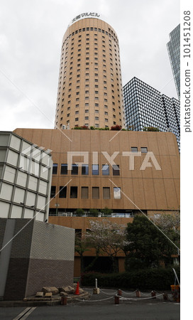 Osaka Maru Building, a complex building that symbolizes Umeda, Osaka, where reconstruction work will begin in the summer of 2023 Osaka Maru Building, a complex building that symbolizes Umeda, Osaka, where reconstruction work will begin in the summer of 2023 101451208