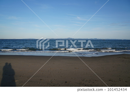 Various traces on the beach 101452434