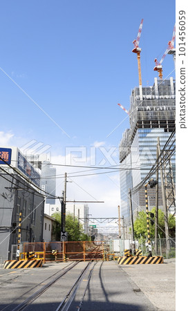 大阪站梅北地區開通後停運的JR梅田貨運線地上部分。 大阪站梅北地區開通後停運的JR梅田貨運線地上部分。 101456059