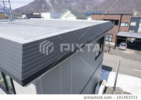 因雪害而凹陷的屋簷鳥瞰圖（房屋改造前後） 101463531