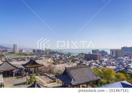 大津滋賀市俯瞰三井寺展望台（南院不動所伽藍） 101467581