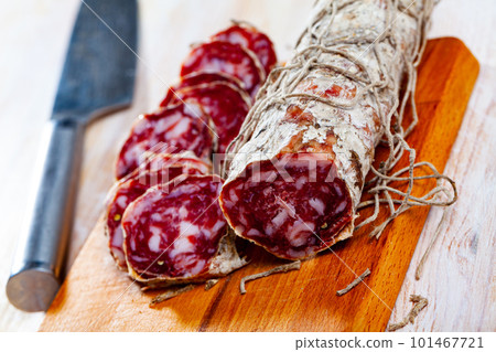 Italian coarse-grained salami piacentino Italian coarse-grained salami piacentino 101467721