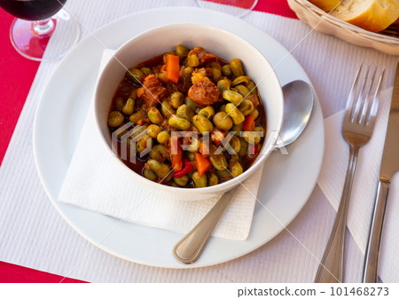 Habas a la catalana, Spanish bean ste 101468273