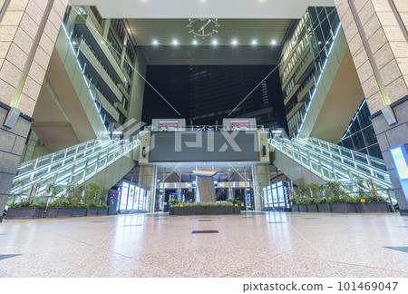 Osaka Station City Akatsuki Plaza before dawn 101469047