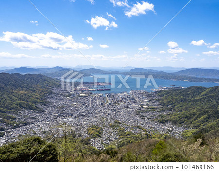 Kure city seen from the summit of Haigamine Kure city seen from the summit of Haigamine 101469166