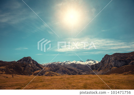 Mountain range, covered with snow 101471756