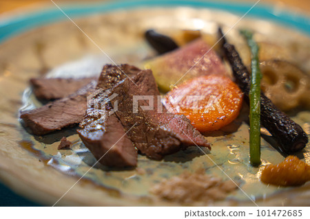 魚片和烤蔬菜 101472685