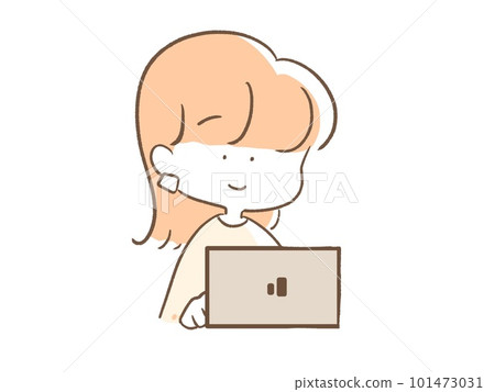 使用一台個人計算機的年輕女子 使用一台個人計算機的年輕女子 101473031