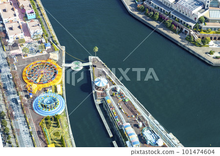 View of Yokohama Port from Yokohama Landmark Tower 101474604