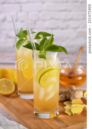 Honey ginger lemonade 101475909