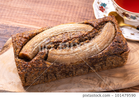 Tea and banana pound cake 101479590