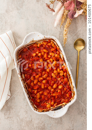 Stewed white beans with carrots 101480675