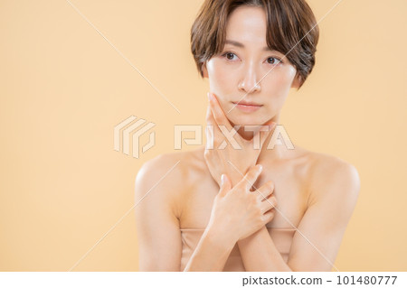 女性美容中護膚彩妝 101480777
