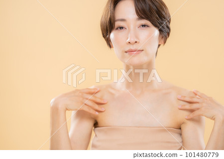 女性美容中護膚彩妝 101480779