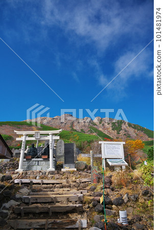 從禦嶽山八合目金剛堂看劍峰的秋日天空 從禦嶽山八合目金剛堂看劍峰的秋日天空 101481974