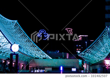 從神戶夜景美利堅公園眺望六甲山 從神戶夜景美利堅公園眺望六甲山 101482507