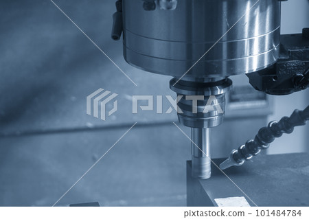 The CNC milling machine rough cutting the injection mold parts by indexable tools. 101484784