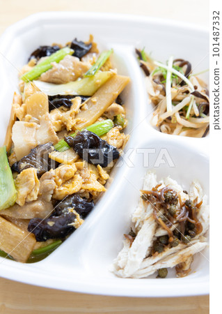 美味的豬肉和蔬菜炒 美味的豬肉和蔬菜炒 101487332