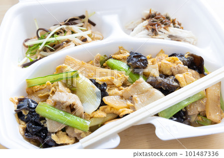 Tasty pork and vegetable stir-fry Tasty pork and vegetable stir-fry 101487336