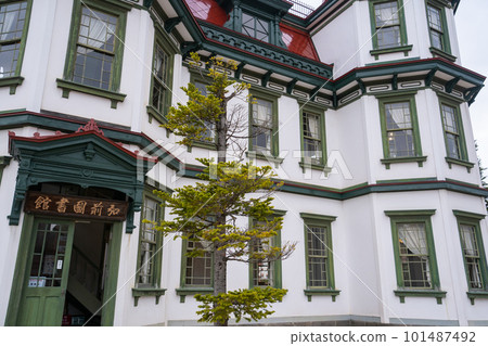 弘前城附近的弘前圖書館是一座歷史建築 弘前城附近的弘前圖書館是一座歷史建築 101487492