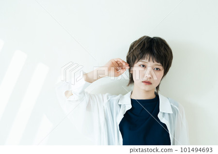 cool beauty portrait of young woman cool beauty portrait of young woman 101494693