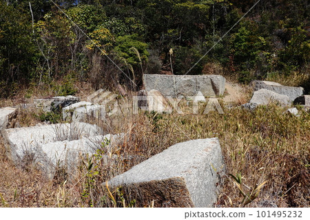 Remnants of Osaka Castle (Maejima, Seto Inland Sea) 101495232