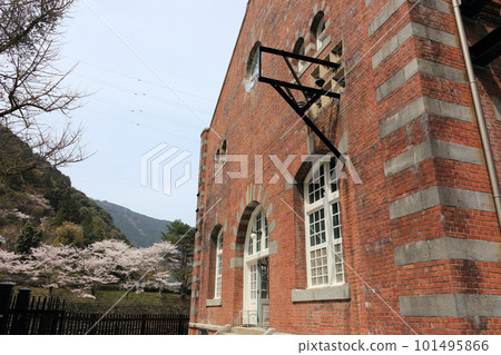 Former Hadeba hydroelectric power plant (Minetopia Besshi), which was opened to the public in the spring after seismic reinforcement work was completed 101495866