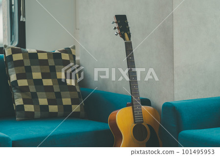 原聲吉他 吉他 沙發 101495953