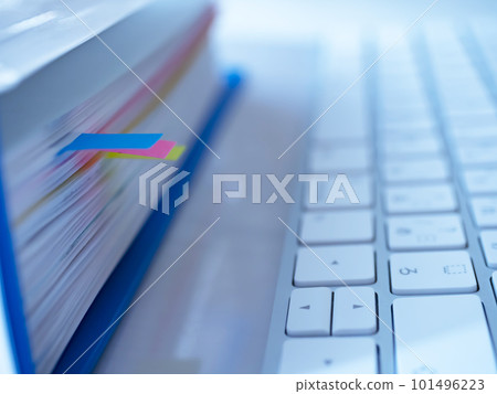 文件和鍵盤業務形象 101496223