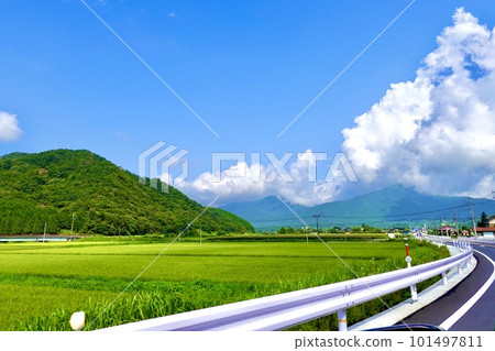 岡山縣真庭市 Hiruzen Hiruzen Plateau 鬱鬱蔥蔥的稻田景觀 岡山縣真庭市 Hiruzen Hiruzen Plateau 鬱鬱蔥蔥的稻田景觀 101497811