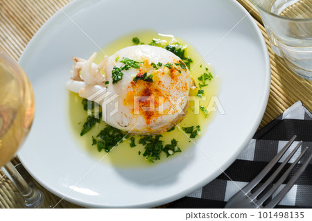 Fried cuttlefish with green sauce 101498135