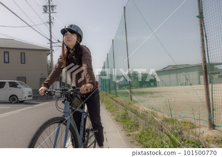 騎自行車的女人 騎自行車的女人 101500770
