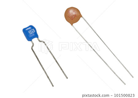 A ceramic capacitor A ceramic capacitor 101500823