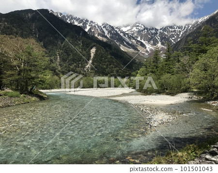 Snow melting water 101501043