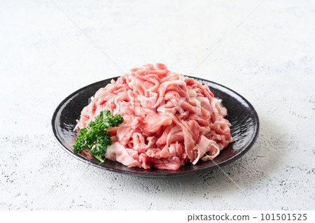 一大堆國產豬肉切小塊1公斤 101501525