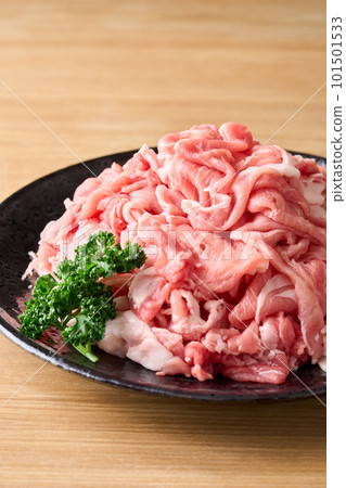 一大堆國產豬肉切小塊1公斤 101501533