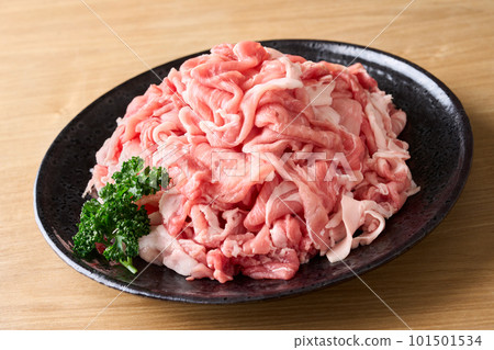A heaping portion of domestically produced pork cut into small pieces 1 kilogram 101501534