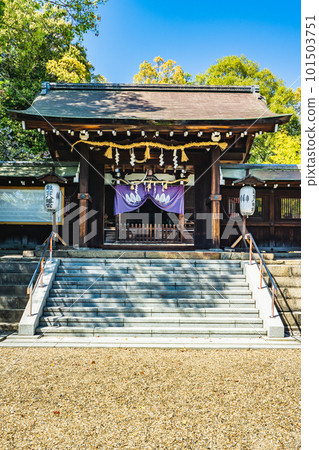 Central gate of the Imperial Villa Hachimangu Shrine in Oyamazaki-cho, Kyoto (registered tangible cultural property of Japan) Central gate of the Imperial Villa Hachimangu Shrine in Oyamazaki-cho, Kyoto (registered tangible cultural property of Japan) 101503751