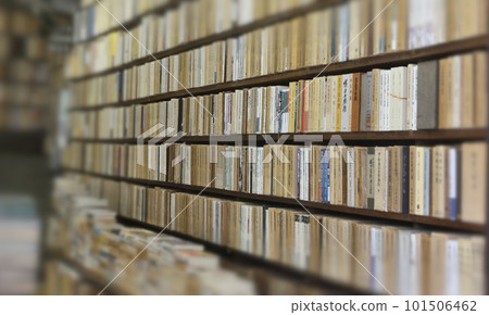 在舊書店的舊書 101506462