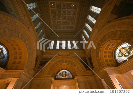 The central hall of the beautiful Houses of Parliament The central hall of the beautiful Houses of Parliament 101507292