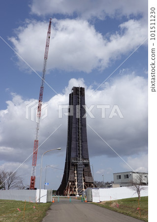 拆除中的北海道百年紀念塔 拆除中的北海道百年紀念塔 101511230