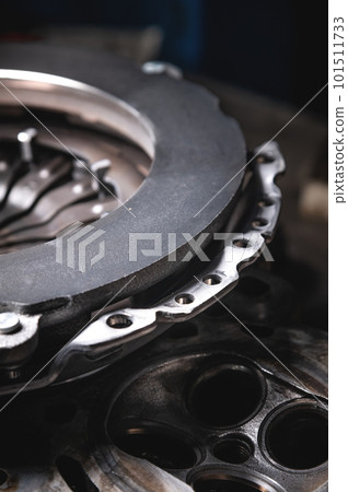Clutch disc kit indoors in matsera in selective focus Clutch disc kit indoors in matsera in selective focus 101511733