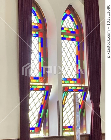 教堂彩色玻璃窗 101513090
