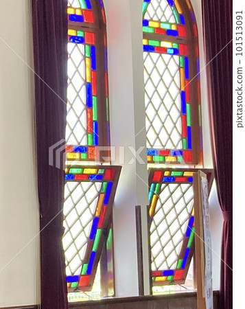 教堂彩色玻璃窗 101513091