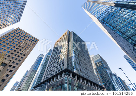 Scenery of an office district looking up at skyscraper office buildings Scenery of an office district looking up at skyscraper office buildings 101514296