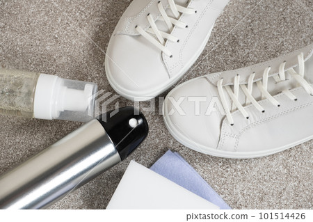 White leather shoe cleaning kit - water-repellent spray, foam, rag and sponge White leather shoe cleaning kit - water-repellent spray, foam, rag and sponge 101514426