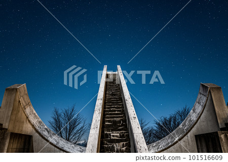通往太空的階梯 通往太空的階梯 101516609