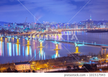 bridge over the river in the city bridge over the river in the city 101517943