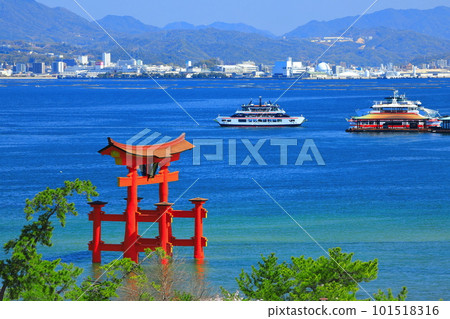 [Hiroshima Prefecture] Otorii of Itsukushima Shrine after renovation (Miyajima) 101518316